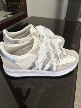 adidas Women’s White & Silver Athletic Sneakers